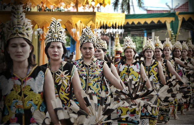Pakaian adat Kalimantan Tengah