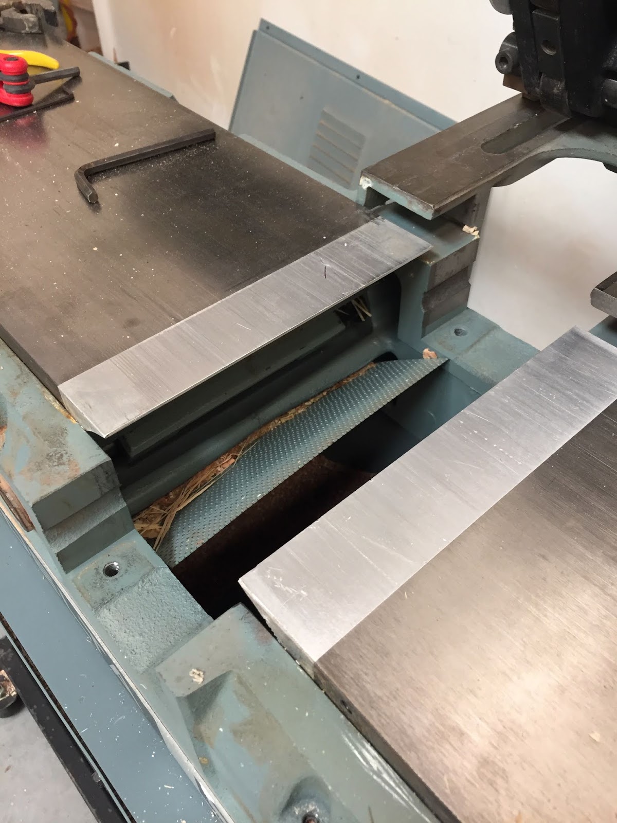 Let's Talk Wood Replacing bearings on a Delta DJ20 Jointer