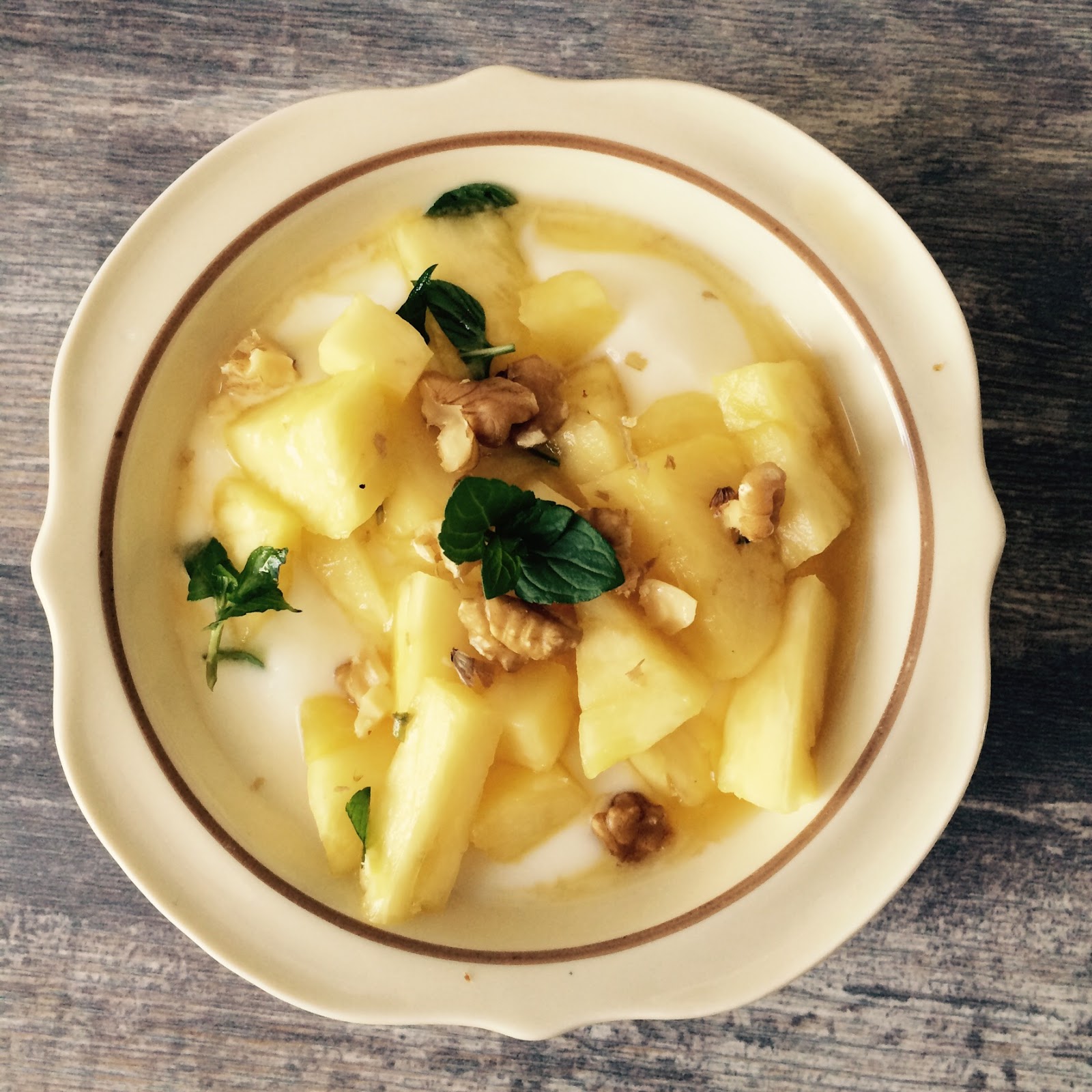 MaMade: Ananas-Minze-Salat mit Joghurt