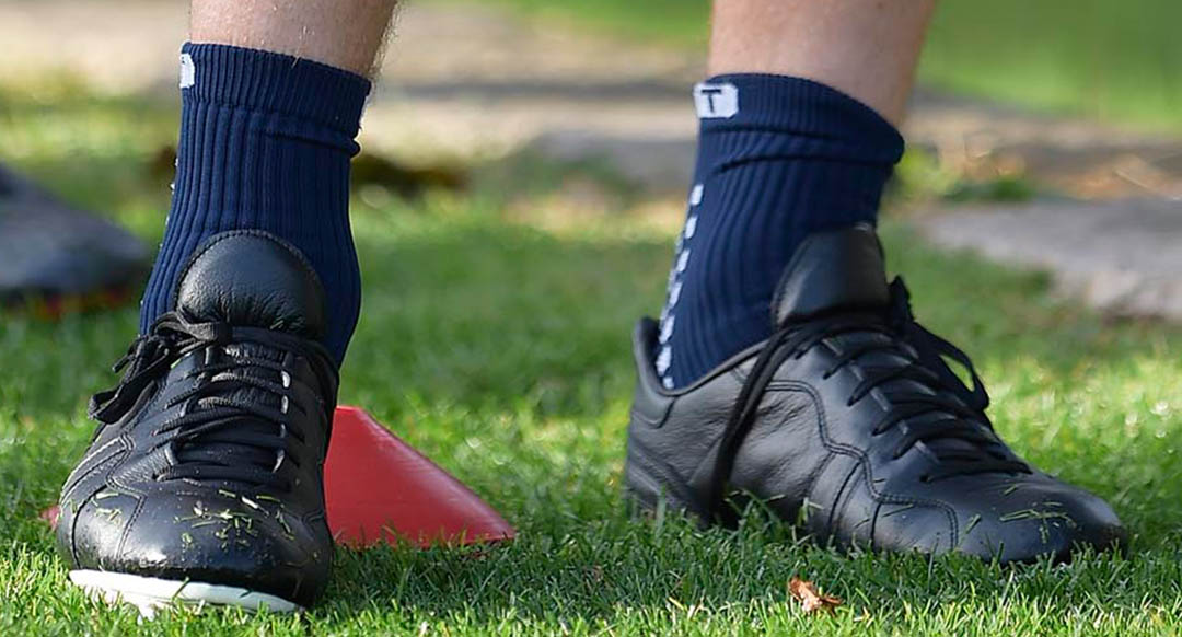 Uitgaven Subtropisch neef AS Roma Legend De Rossi Shows Off Ultra-Classy Boots - Footy Headlines