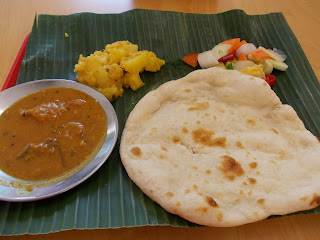 Plain Naan With 2 Vegetables, S$ 3.00