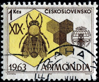 Sellos Postales con Polinizadores - Postage Stamps with Pollinators.
