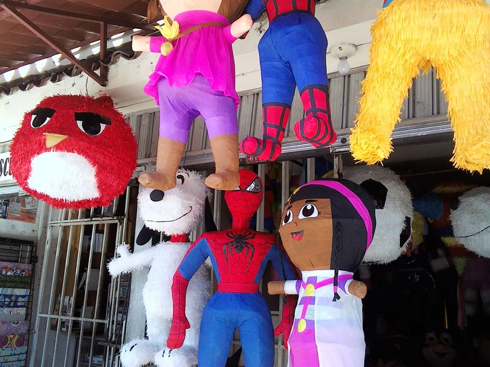 LA CULTURA DE EL SALVADOR. PIÑATAS