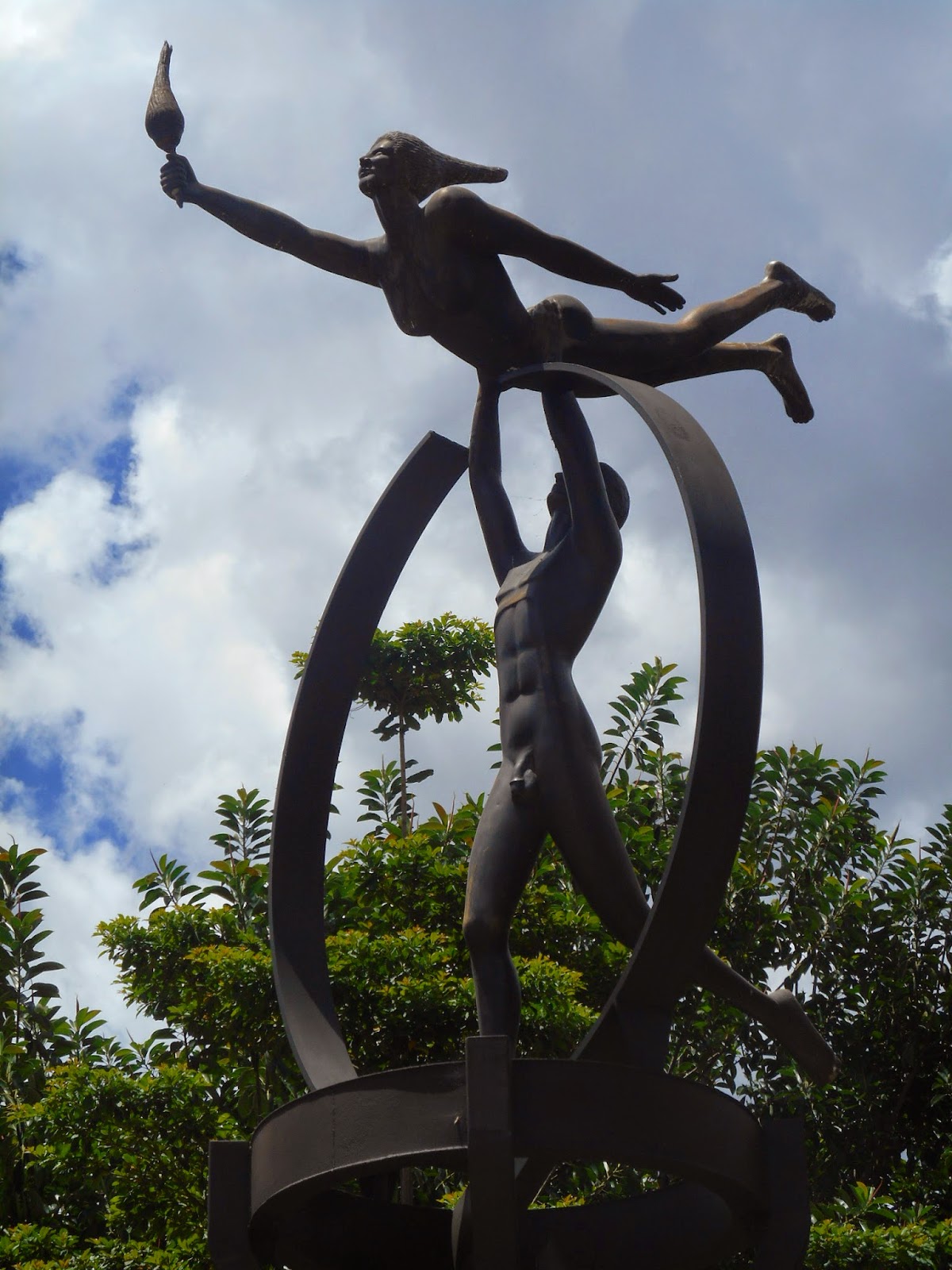 Esculturas de Colombia: Monumento al Deporte - Fanor Hernández