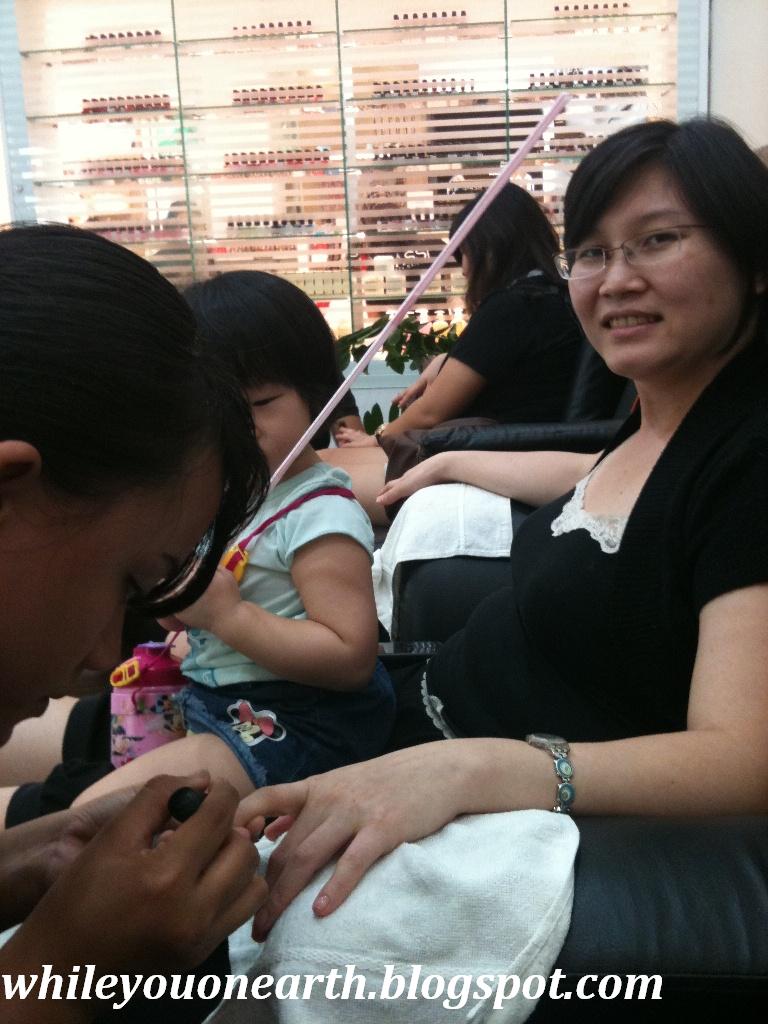 While you on earth.. Sassi Nails at Gandaria City