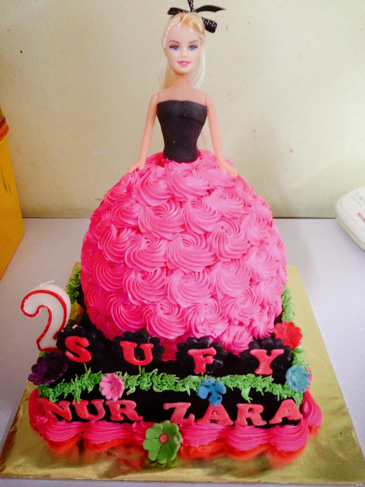 ninie cakes house Barbie Cakes with Base