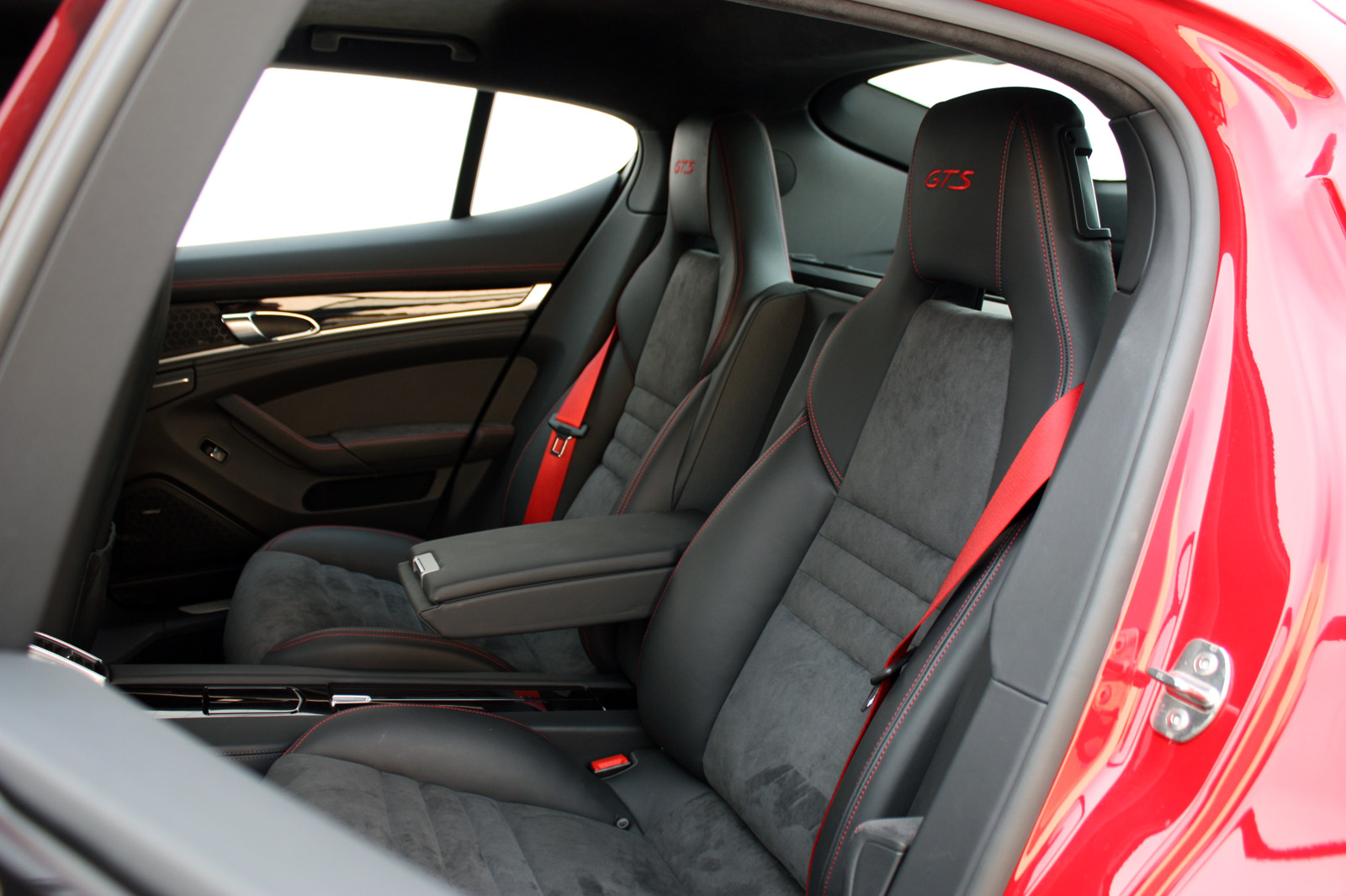komisch: 2020 porsche panamera interior wallpapers
