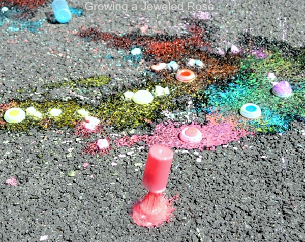 FUN KID PROJECT: MAKE CHALK ROCKETS!  These are so flipping cool! (Art & science for Kids)