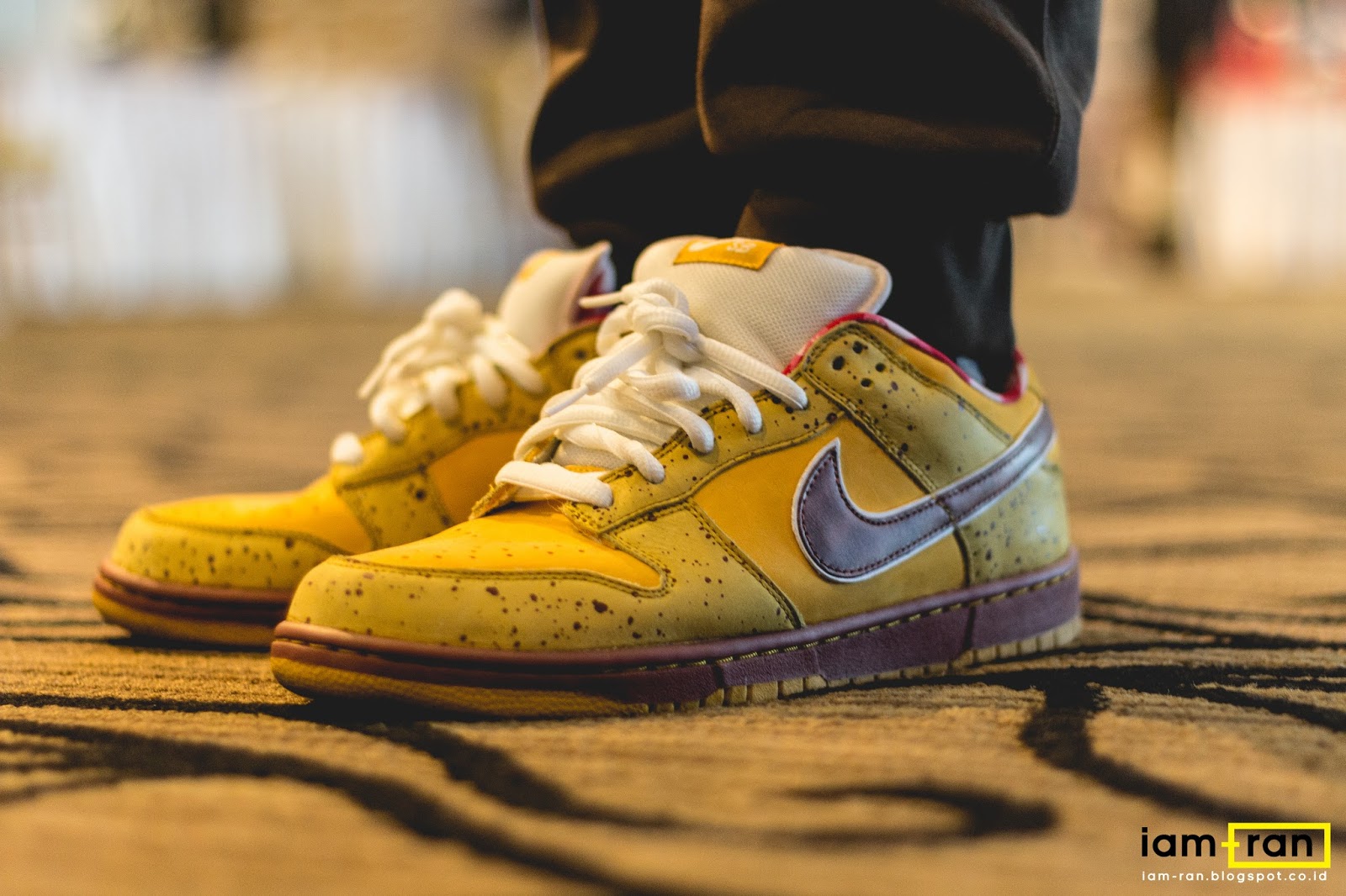 nike dunk yellow lobster