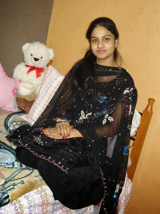 Indian Sexist Girls Hot Desi Girls Pictures And Wallpapers