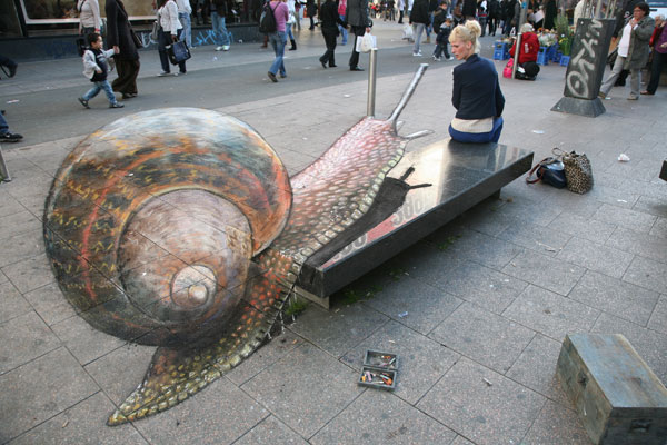 Street Illusione O Realta Tutto E Possibile Con Julian Beever Il Mago Della Pavement Art Hub09 Brand People