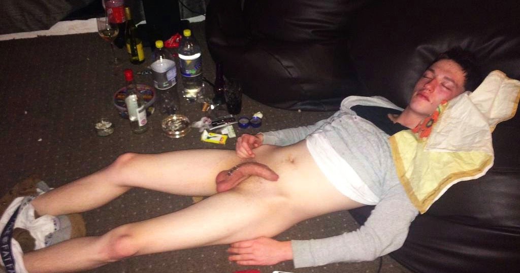 Drunk Guys Passed Out Sucked Off Collage Porn Video