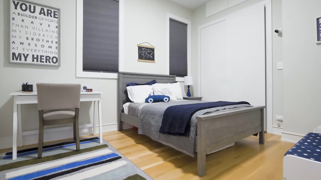 35 Interior Design Photos vs. 3046 N Ashland Ave Unit 1, Chicago Luxury Townhome Tour