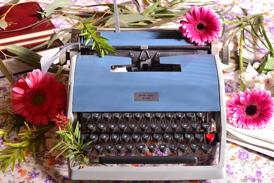 Maquina de escribir olivetti studio de luxe para boda vintage