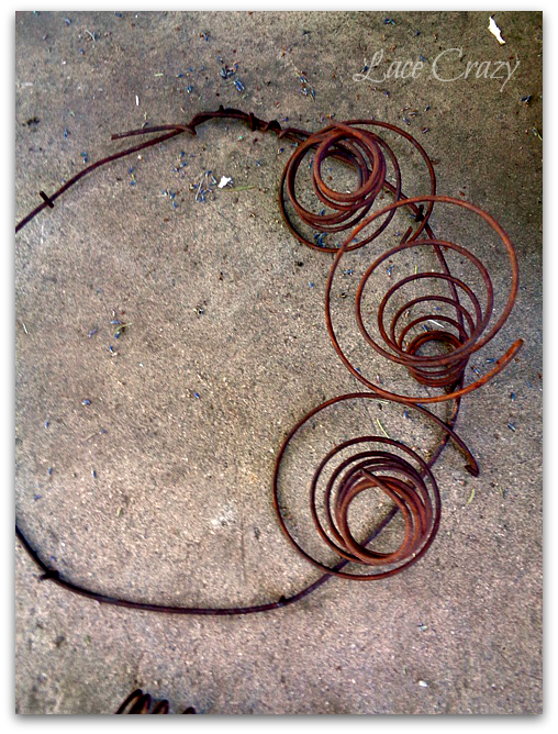 Lace Crazy: DIY - Bed Spring Wreath...