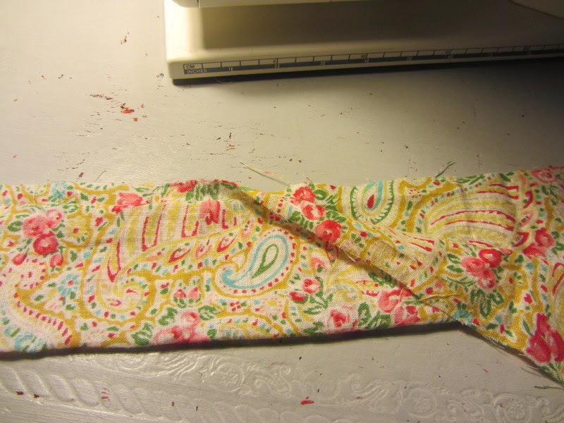 Oh So Vintage Fabric Covered Coat Hanger Tutorial