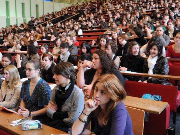 إلى كل طالب جديد Pour Tous Les Nouveaux étudiants