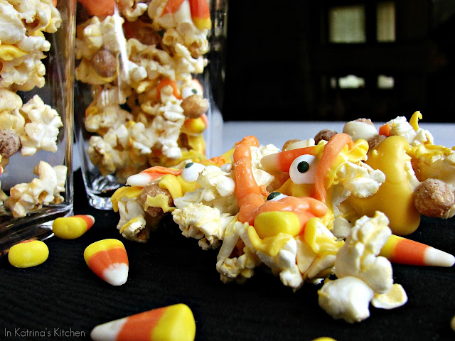 Monster Mash Popcorn Mix from @KatrinasKitchen