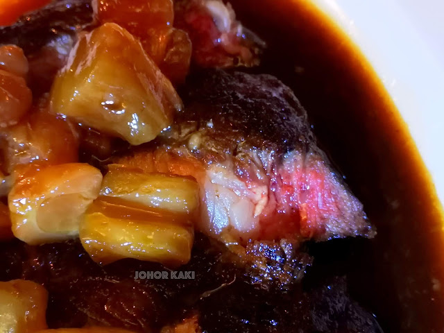 The English House Restaurant by Marco Pierre White in Singapore Grilled Rib of Black Angus Beef