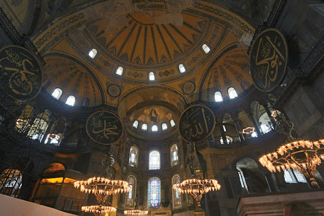 Full view of the artistic meeting of Islam and Christianity in Hagia Sophia at Sultanahmet in Istanbul, Turkey Full view of the artistic meeting of Islam and Christianity in Hagia Sophia at Sultanahmet in Istanbul, Turkey