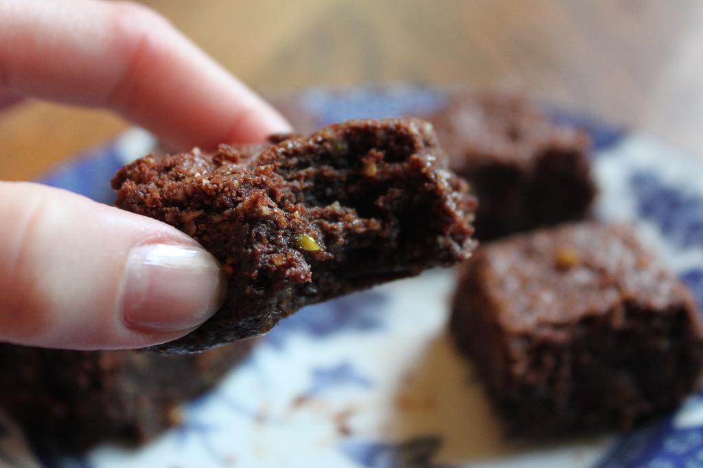 the gd kitchen gluten free pistachio brownies