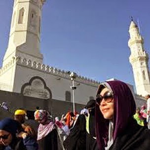 Maia Ahmad Berselfie Di Masjid Quba