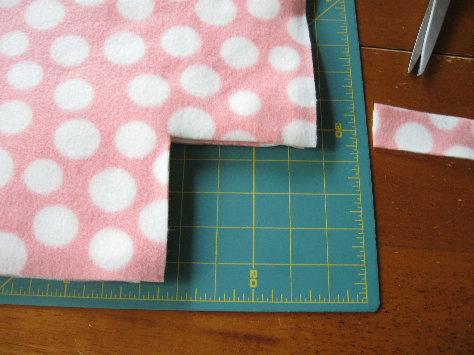 Oh MegAsh! DIY Fleece Tie Blanket