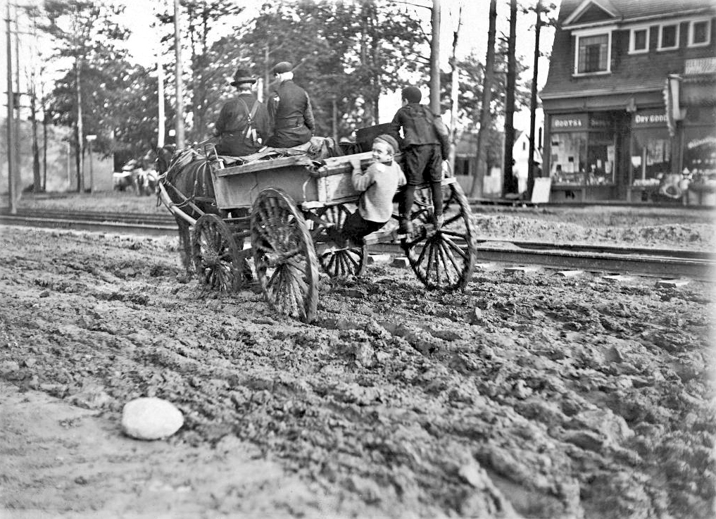 History in Photos Mud