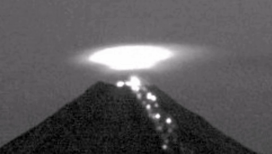 UFO News ~ 600+ Meter UFO Turns Night Into Day Over Colima Volcano and MORE Lava%252C%2Bvolcano%252C%2BUSAF%252C%2BWheel%252C%2Bentrance%252C%2Btop%2Bsecret%252C%2BGod%252C%2BNellis%2BAFB%252C%2BMoon%252C%2Bsun%252C%2BTall%2BWhites%252C%2BDARPA%252C%2Bfight%252C%2Btime%252C%2Btravel%252C%2Btraveler%252C%2BCeres%252C%2BUFO%252C%2BUFOs%252C%2Bsighting%252C%2Bsightings%252C%2Balien%252C%2Baliens%252C%2BFox%252C%2BNews%252C%2BCBS%252C%2BNBC%252C%2BABC%252C%2BColima