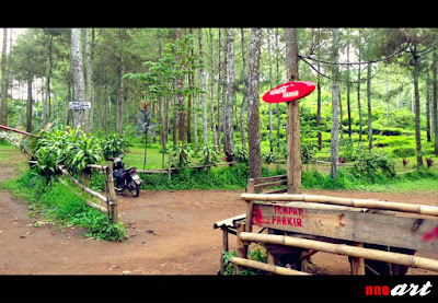 nnoart: Tempat Parkir di Bedengan Malang Di Bedengan Malang tersedia tempat parkir untuk kendaraan roda 2 yang dijaga oleh penduduk setempat.