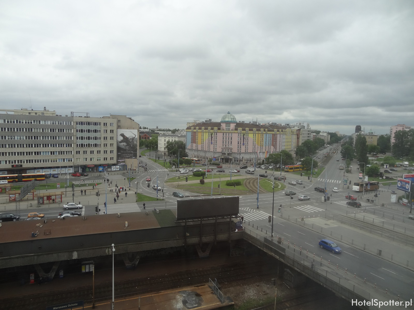 Campanile Varsovie Warszawa - widok z okna trainspotting
