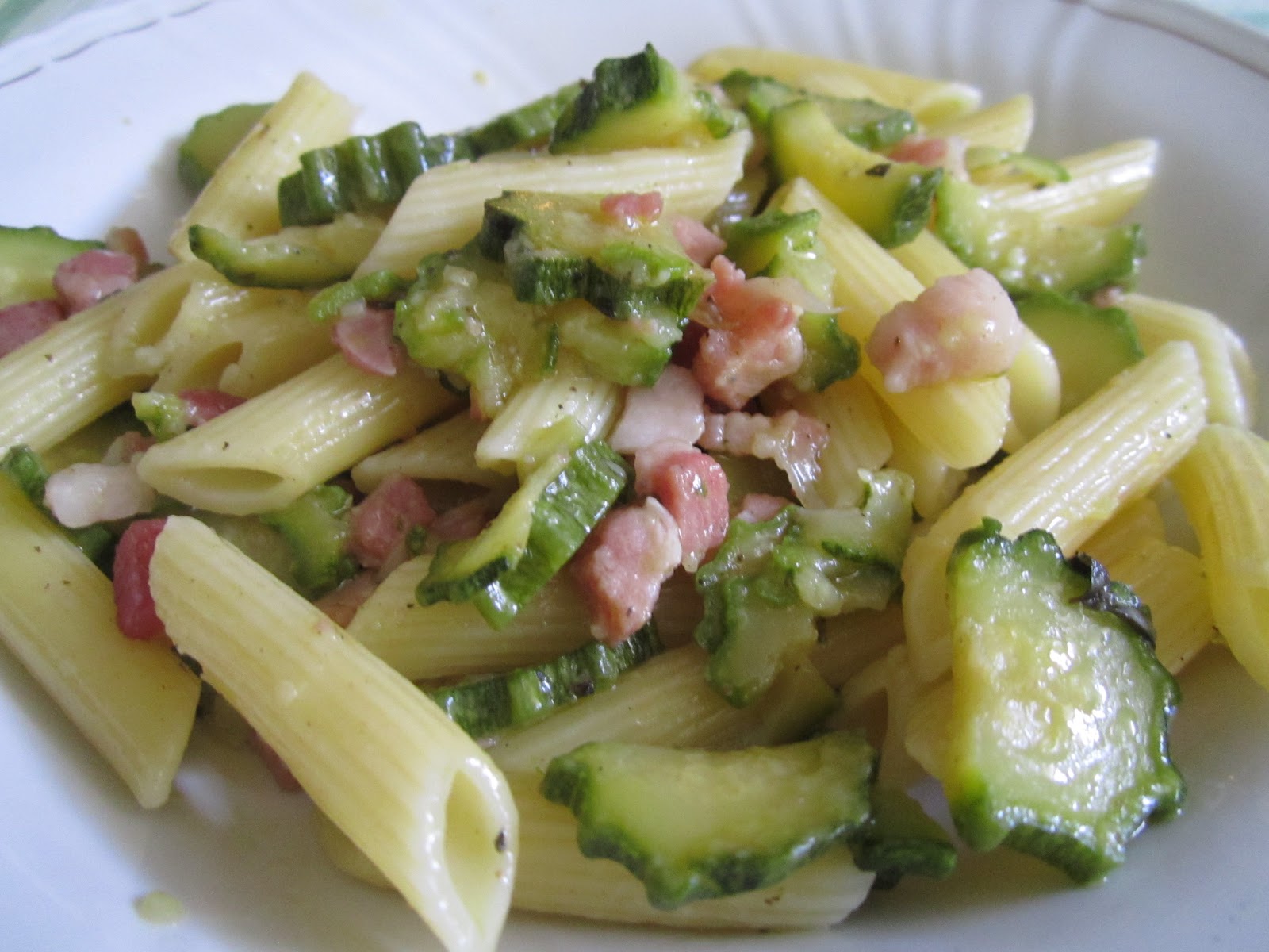 Mi piace fare: Penne pancetta e zucchine