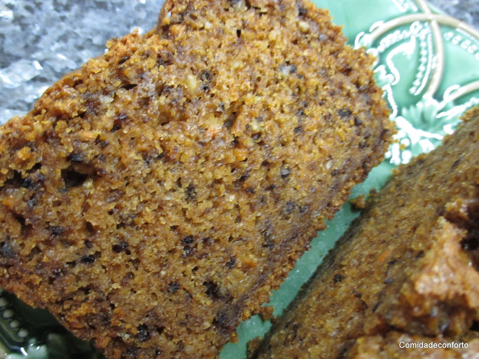  Bolo de Cenoura, Iogurte Grego e Nozes Donna Hay's Food Processor