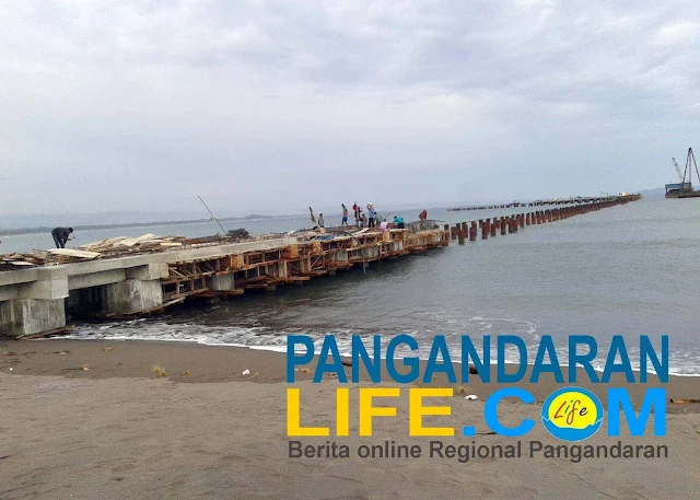 proses pembangunan pelabuhan pantai bojongsalawe