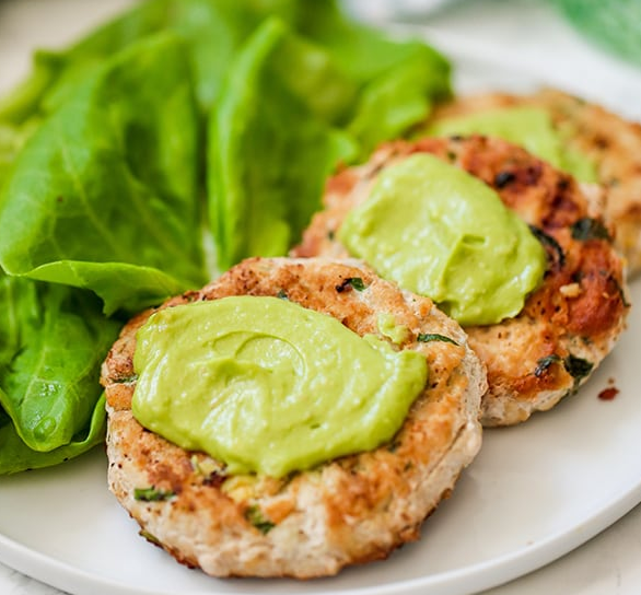 Spinach Avocado Chicken Burgers #familycooking #healthyeating