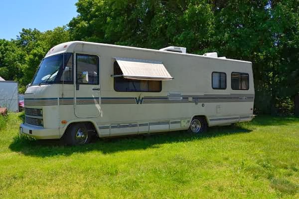 Used RVs 1989 Chevrolet Winnebago P30 Camper For Sale by Owner