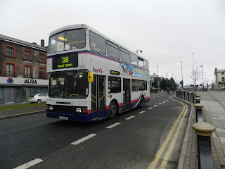 rh olympian volvo manchester alexander route bus seen station