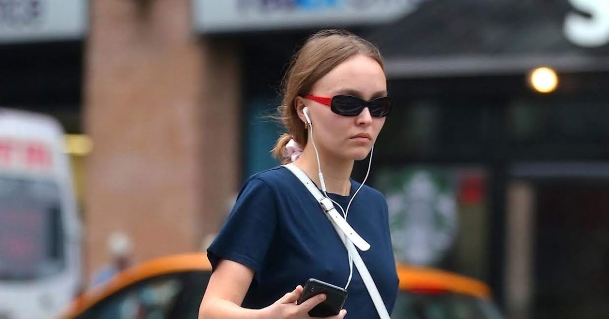 Lily-Rose Depp Leggy in Shorts – NYC, October 2018 – Celeb Central