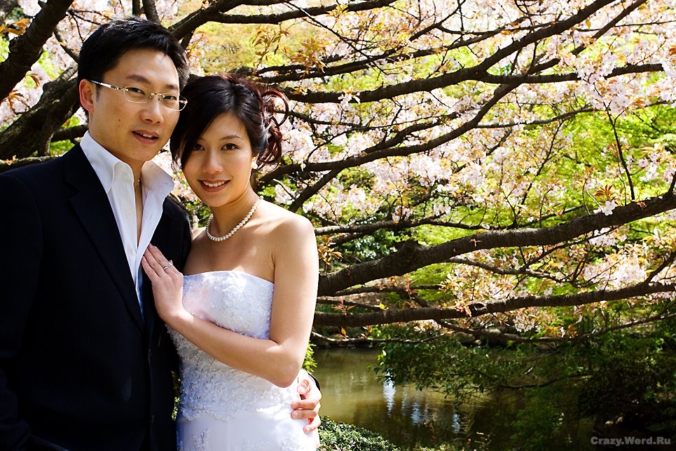 Русский муж японская жена. Японская свадьба. Японская семья свадьба. Брак в Японии. Японская жена.