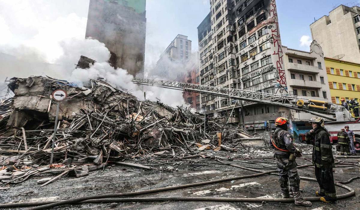 Bombeiros encontram 2º corpo nos escombros do prédio que desabou em SP