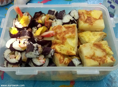 Gimbap y tortilla para picnic en Seúl