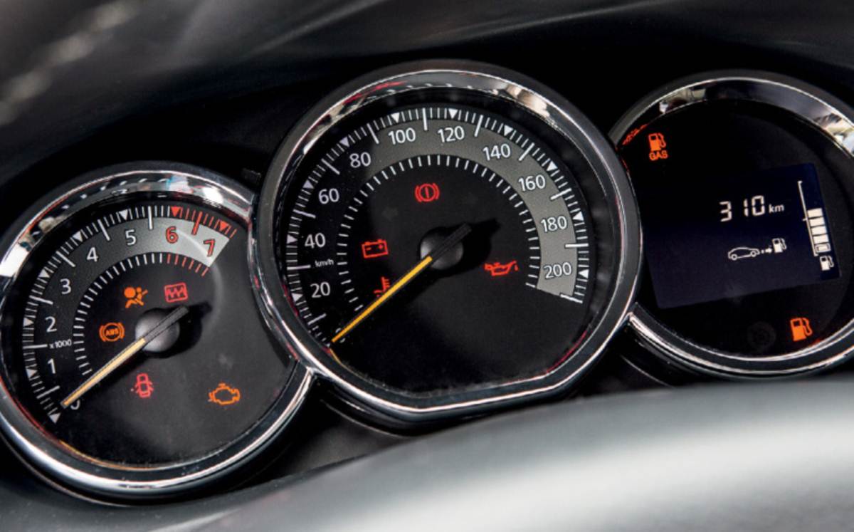 Renault Sandero x GM Onix x Hyundai HB20 comparativo de consumo, preço