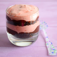  Doce de framboesas com oreo e chocolate