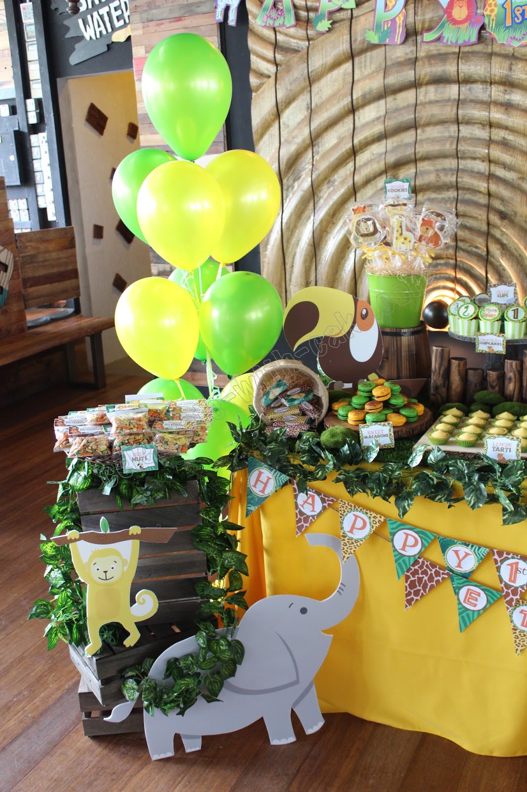 Safari themed Dessert Table (Click on post for more pictures)