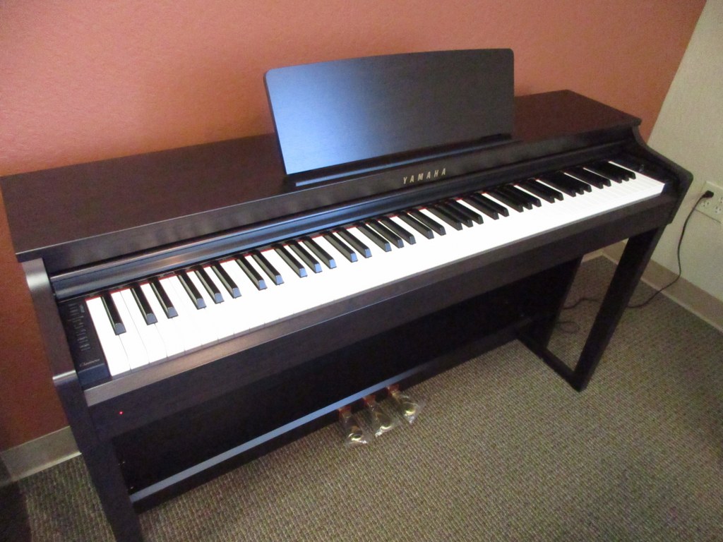 Review - Yamaha CLP535, CLP545, CLP575, CLP585, CLP565GP Pianos