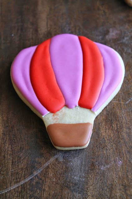 Hot air balloon decorated cookies,cerdo volador,hot air ballon,flying pig cookie,flying pig, hot air balloon cookie,,galleta de globo aereostatico, Valentines cookies, Quilted effect cookies, quilted cookies