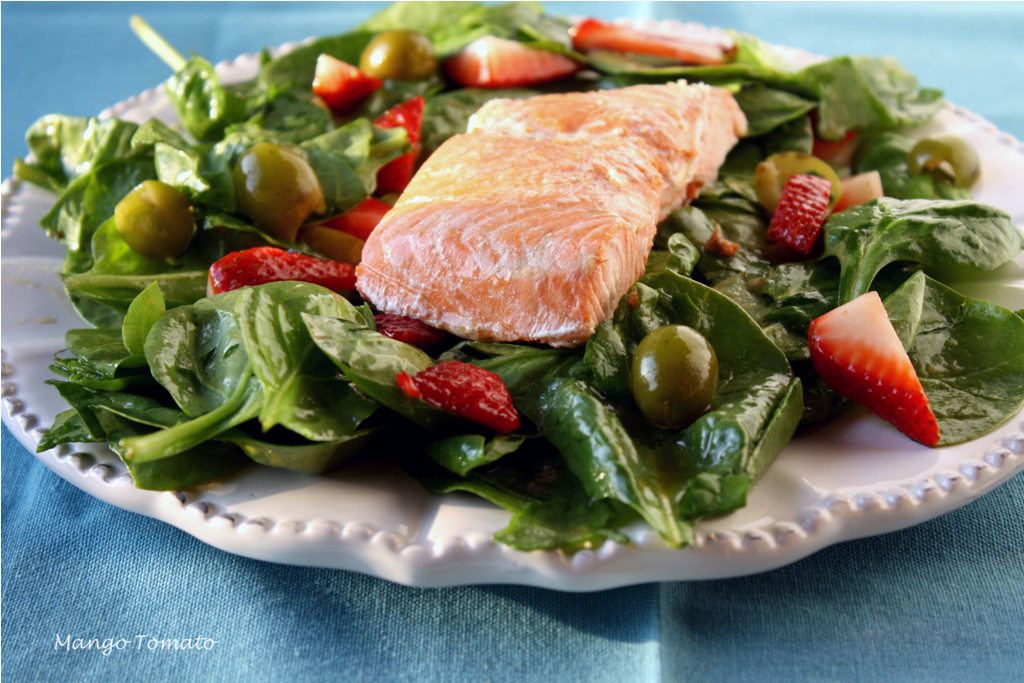 Mango & Tomato Poached Salmon with Spinach, Strawberries & Olives Salad