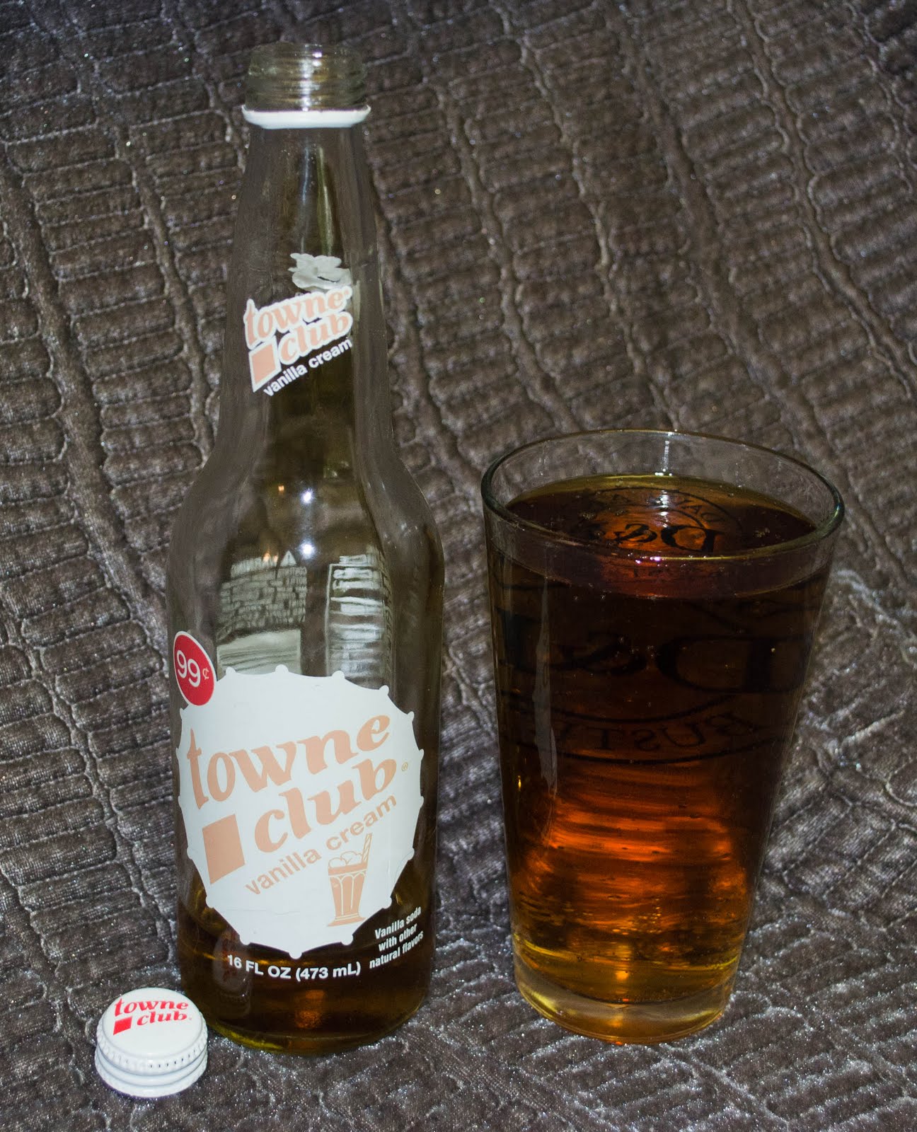 Munchin Michigander Product Review Towne Club Soda Vanilla Cream Munchin Michigander Product Review Towne Club Soda Vanilla Cream