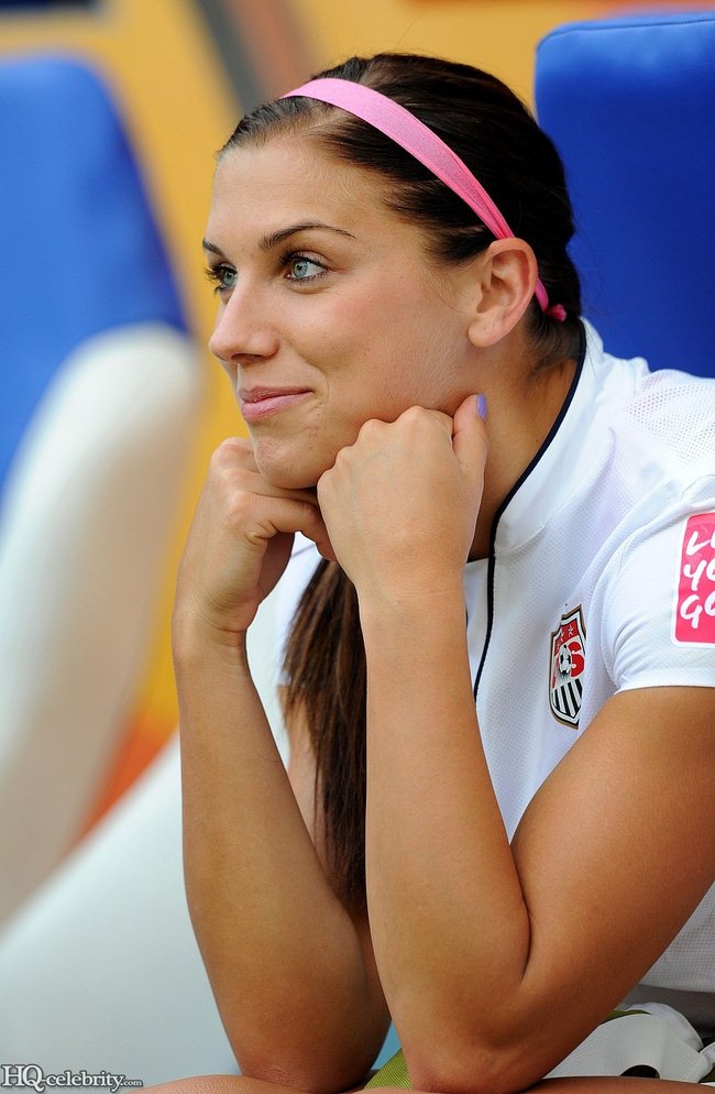 All About Sports: Alex Morgan Female Football Player Profile, Pictures