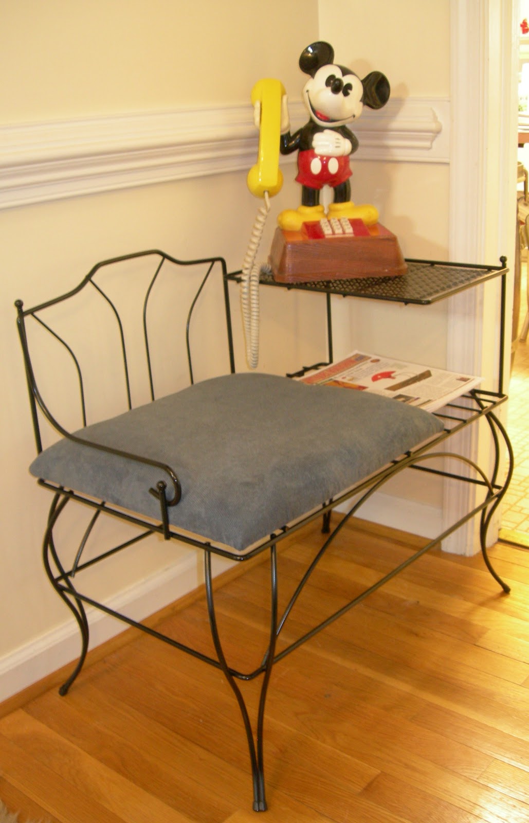 A to Z with Dee Retro Gossip Bench Redo